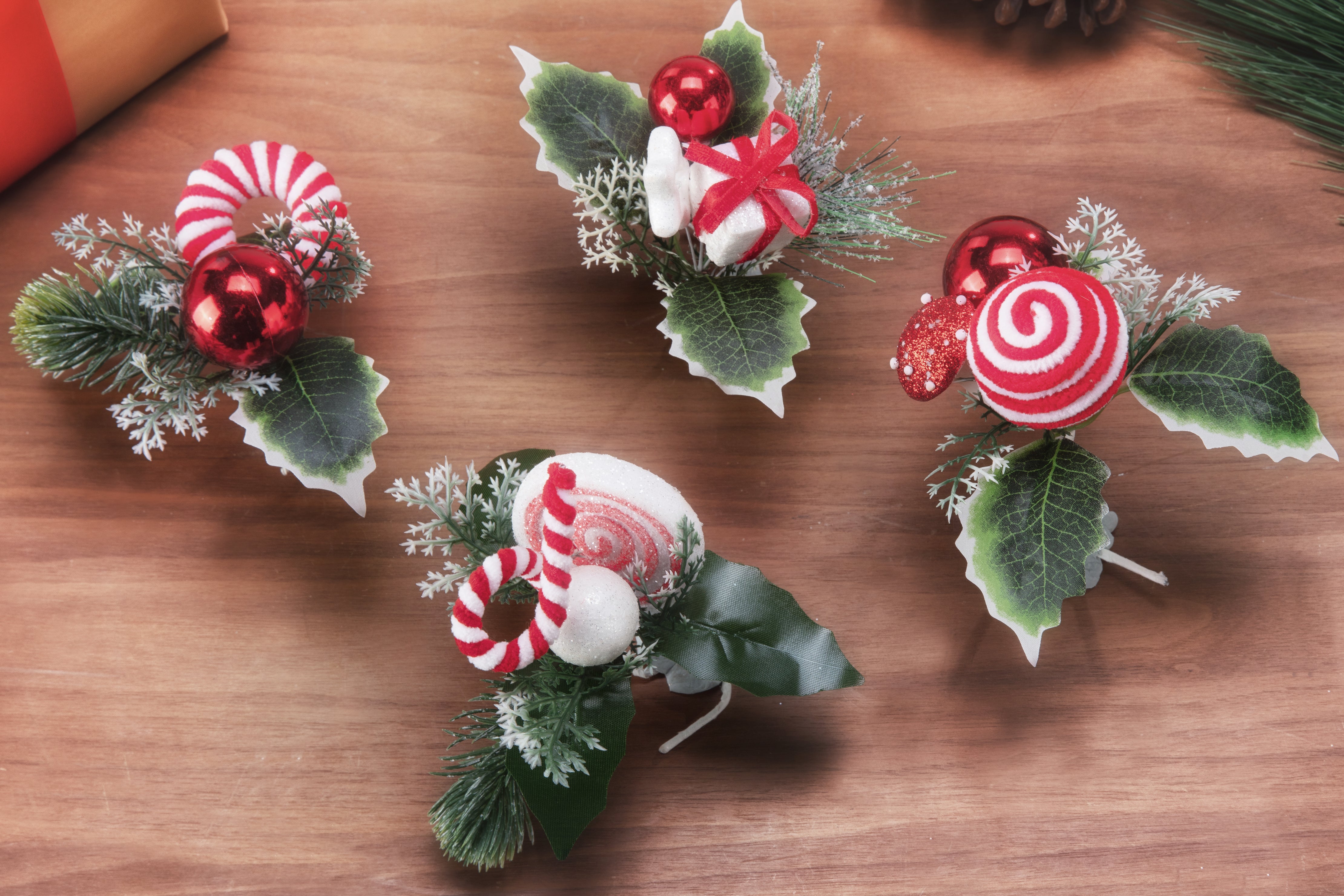 Candycane Leaf Deco Pick 18cm