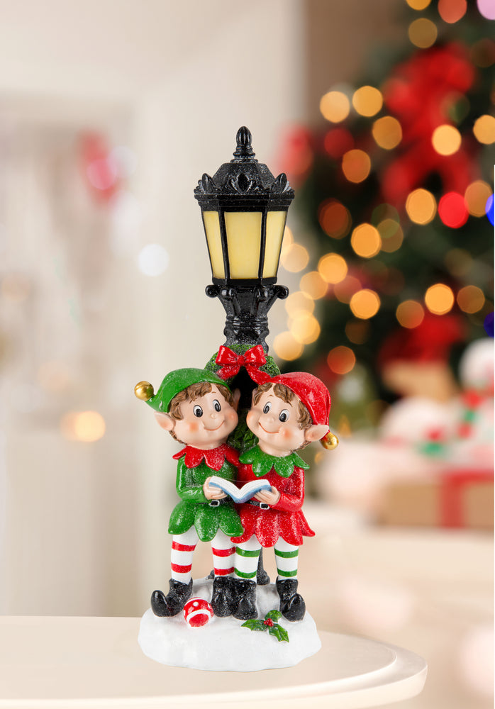 Light Up Street Lamp Two Figure Scene 36cm Asst