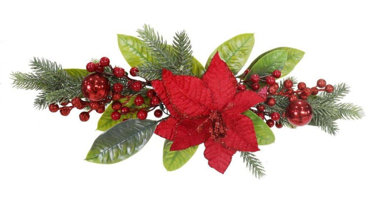 Poinsettia Berry Table Deco