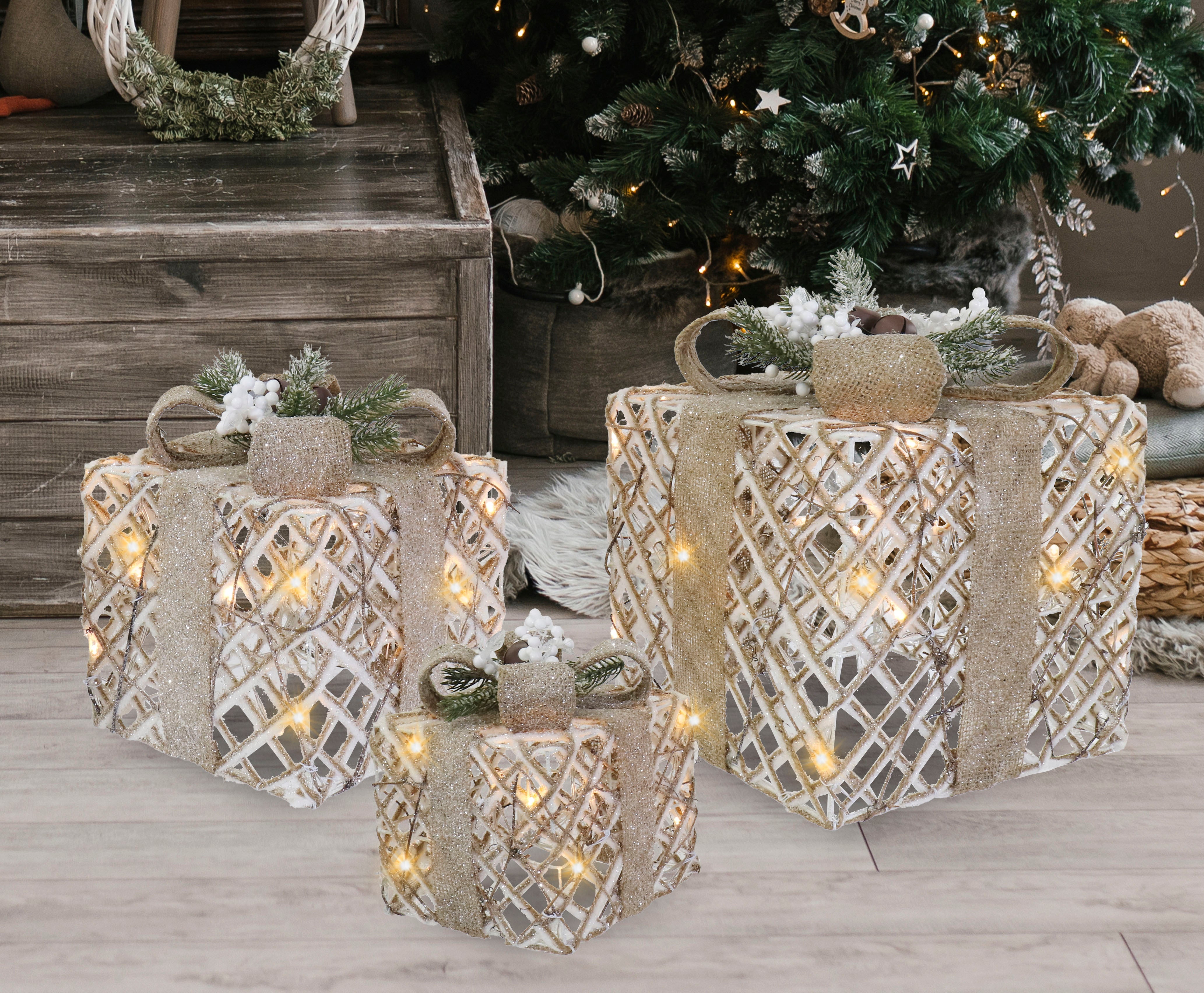LED Berry Pine Presents Nutbell Topper 3pc Asst
